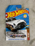 Aston Martin DB5 Safari Edition + 2 Random Hotwheels