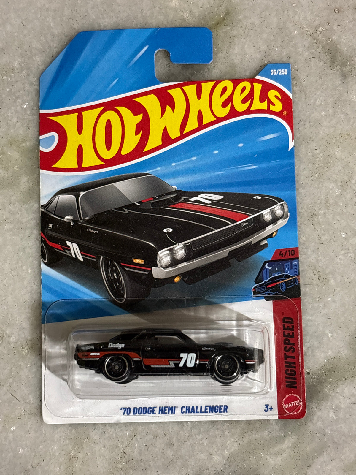 70 Dodge Hemi Challenger + 1 Random Hotwheels