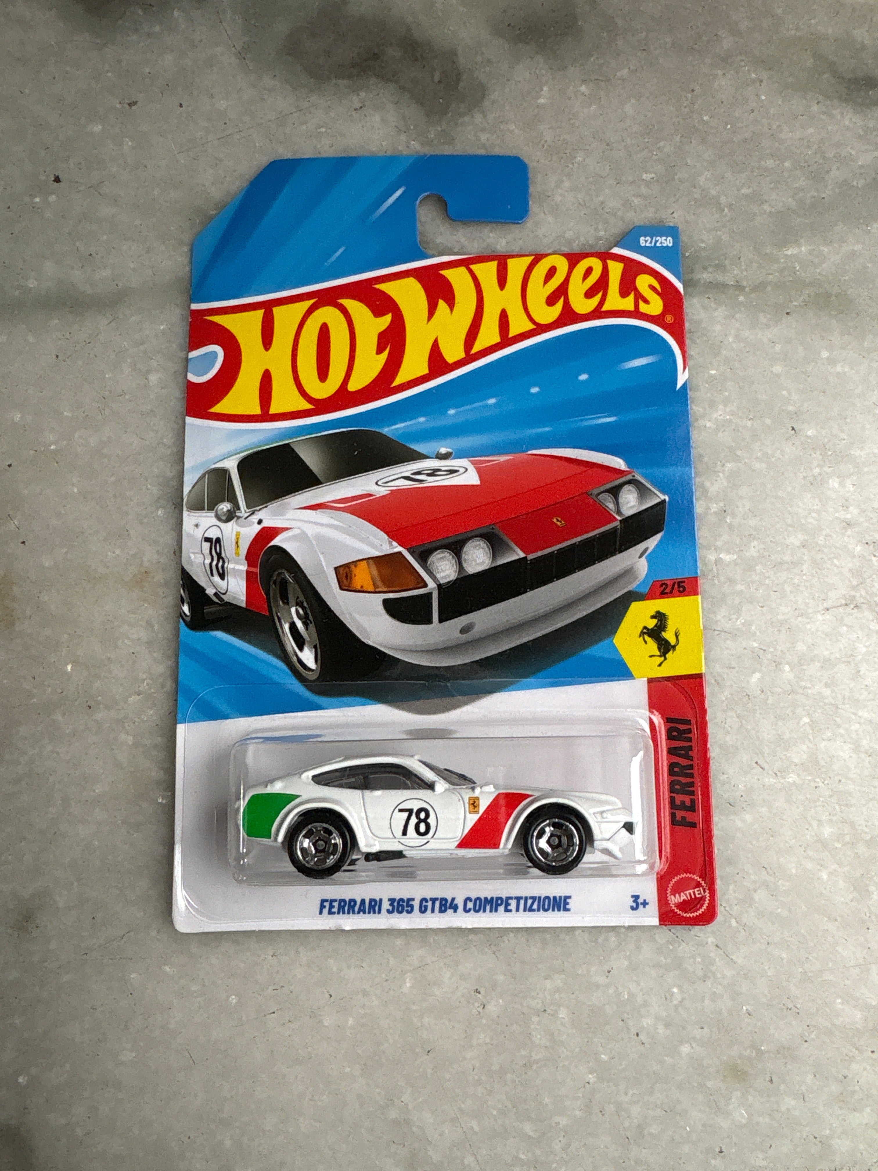 Ferrari 365 GTB4 Competizione + 1 Random Hotwheels/Matchbox
