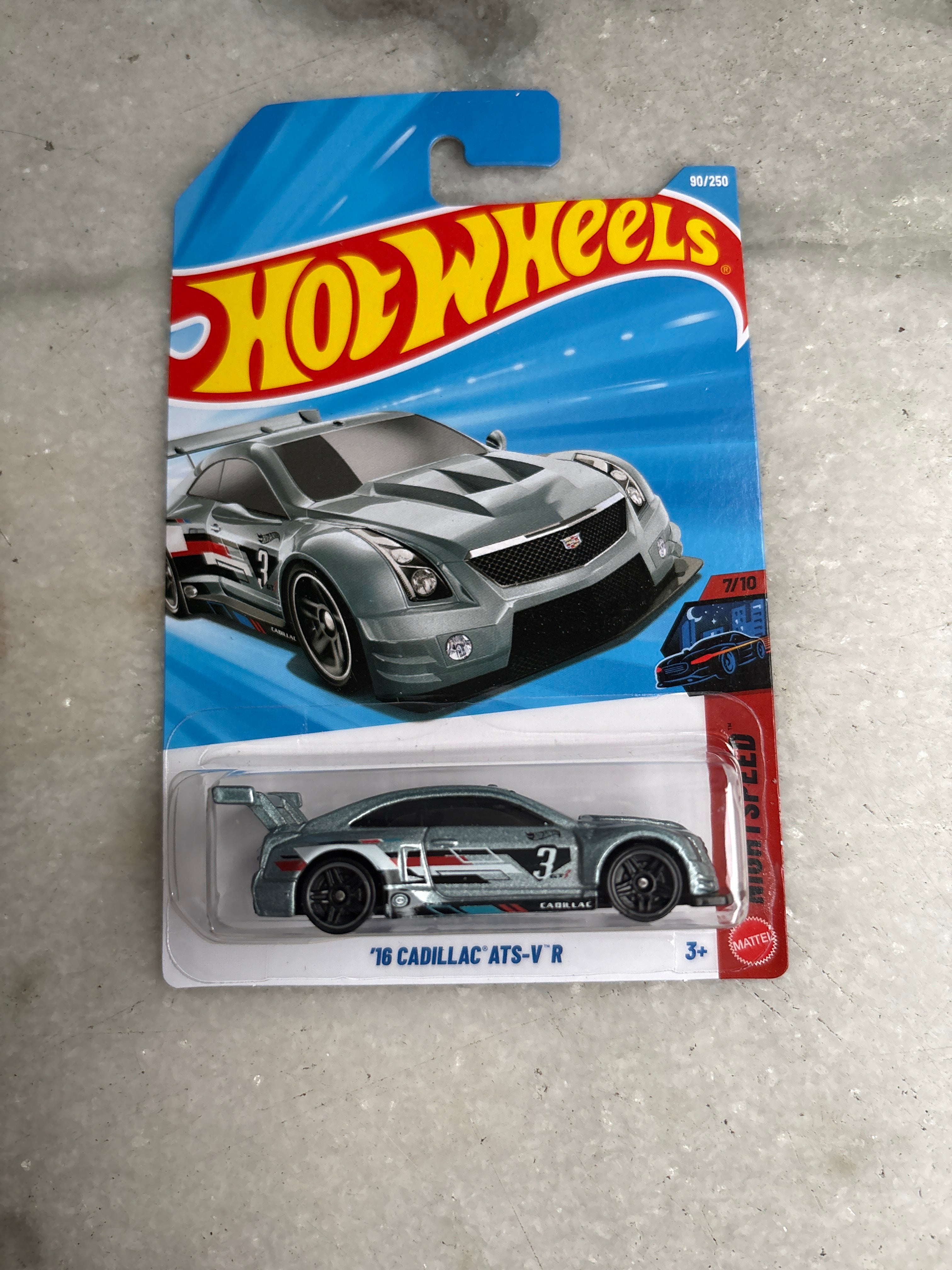 16 Cadillac ATS-V R + 1 Random Hotwheels