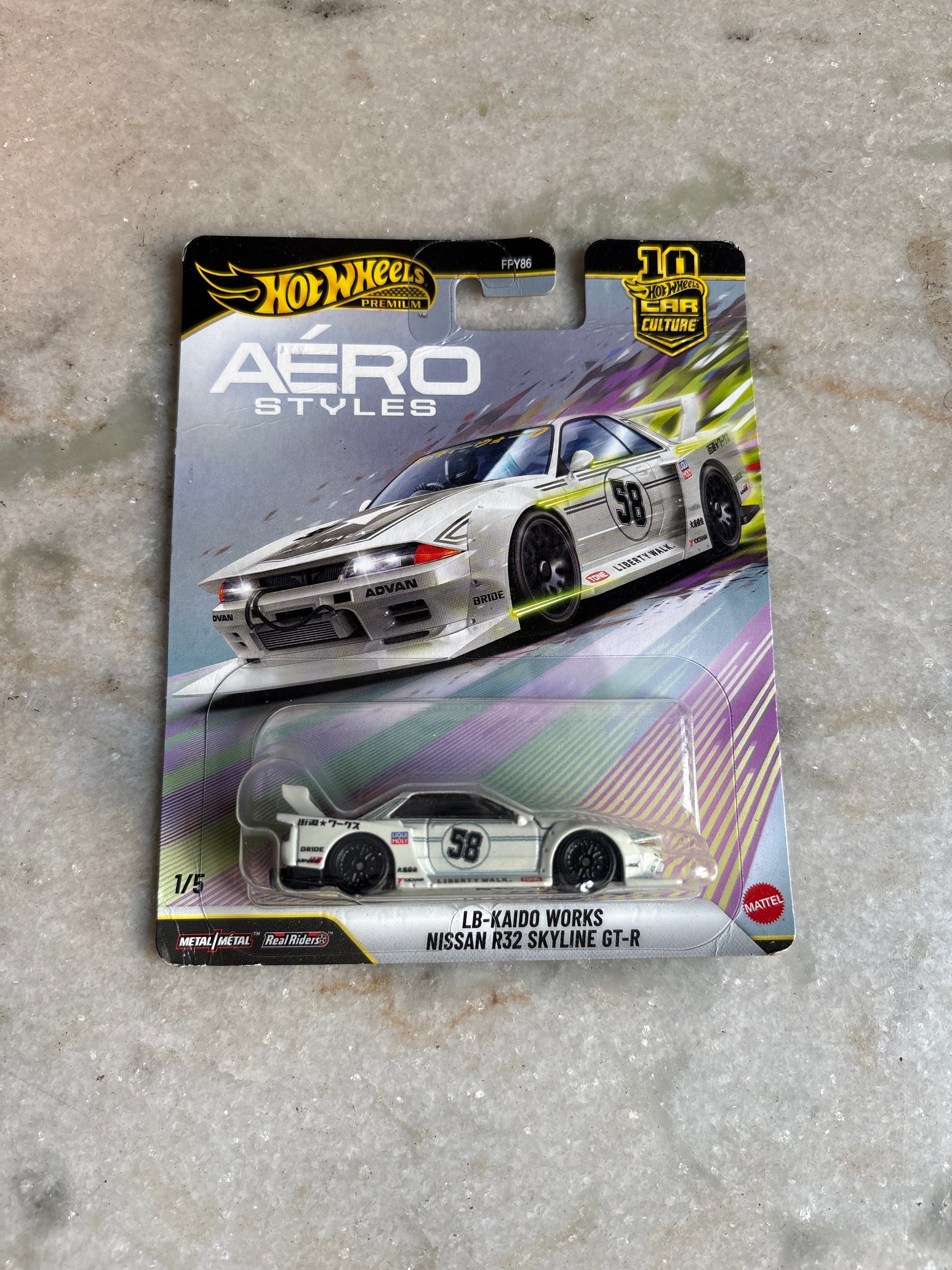 LB- Works Nissan R32 Skyline GT-R (Creased Card)